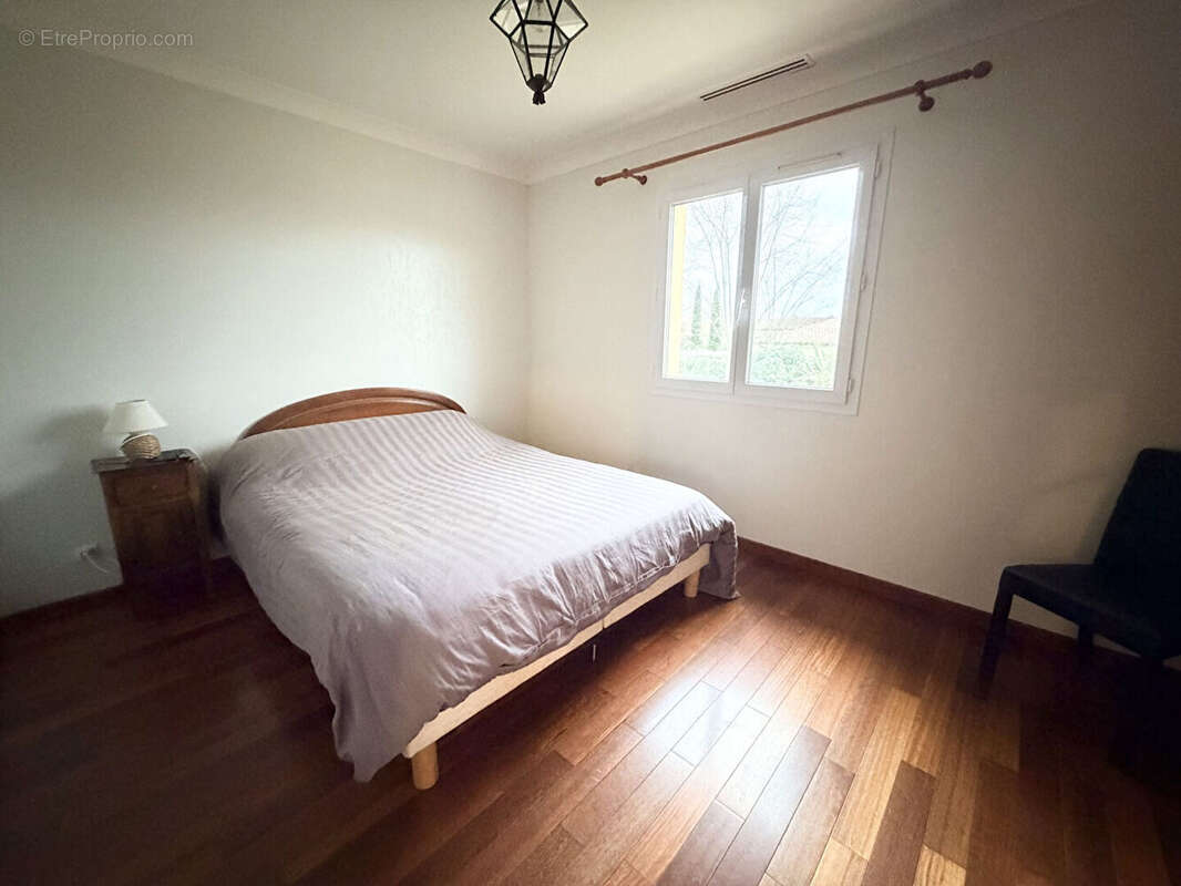 Maison à SAINT-PIERRE-DE-LAGES