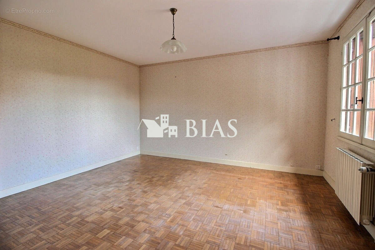 Maison à LE BEC-HELLOUIN