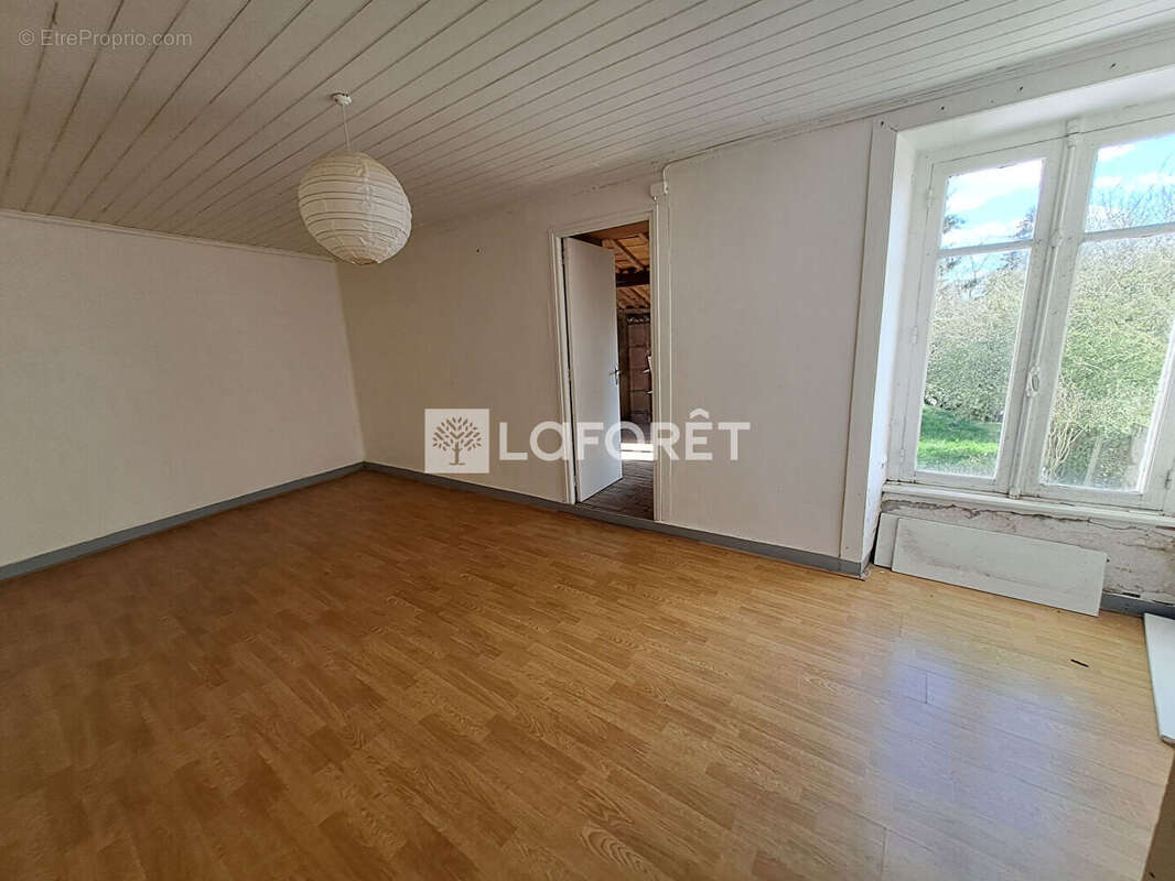 Appartement à CARENTOIR