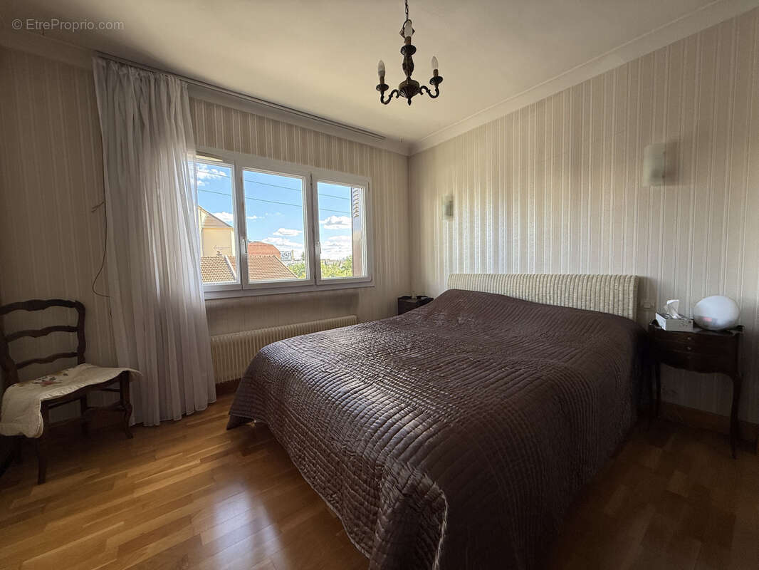 Maison à LE BLANC-MESNIL