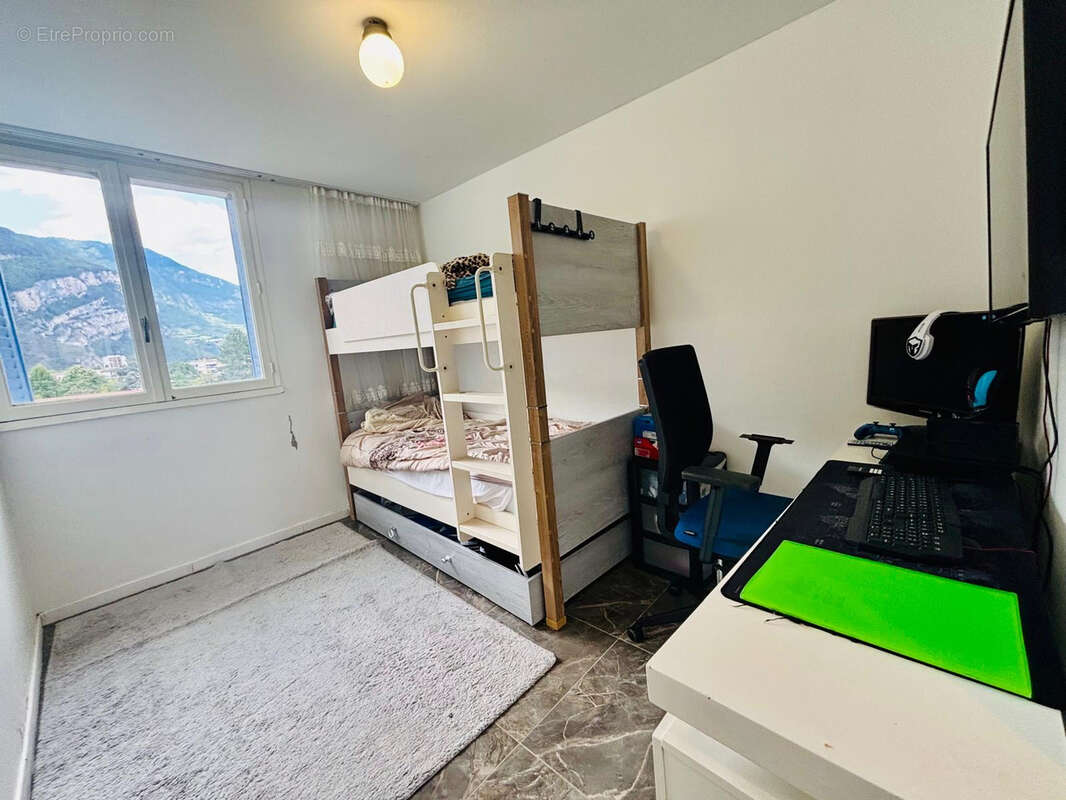 Appartement à FONTAINE