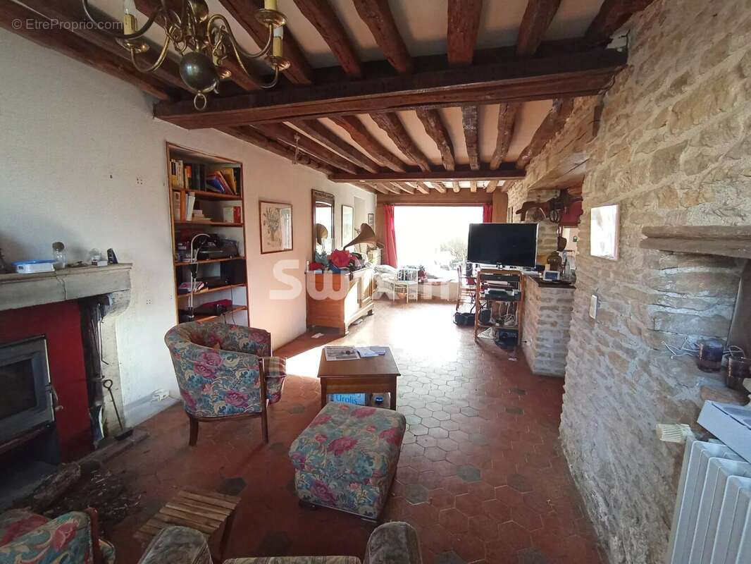 Maison à MONTILLOT