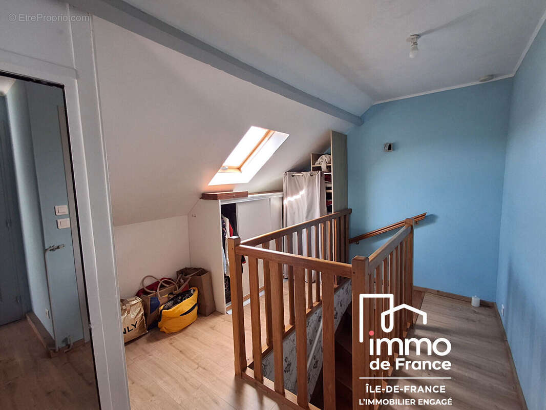 Maison à FRENEUSE