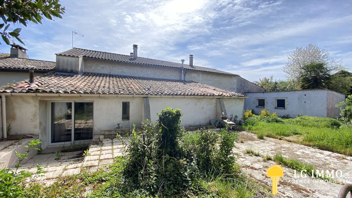 Longère avec dépendances, garages 300 m2, jardin, proche estuaire - photo 22