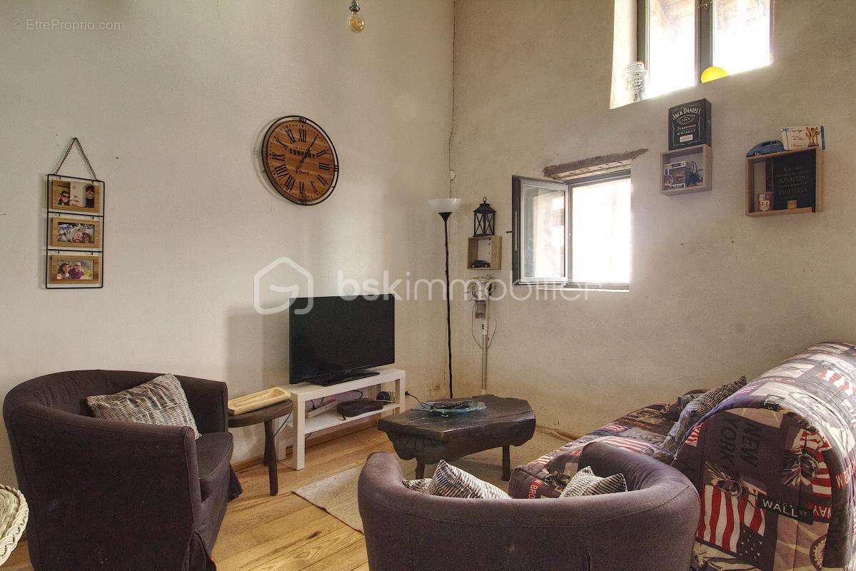 Maison à CANAULES-ET-ARGENTIERES