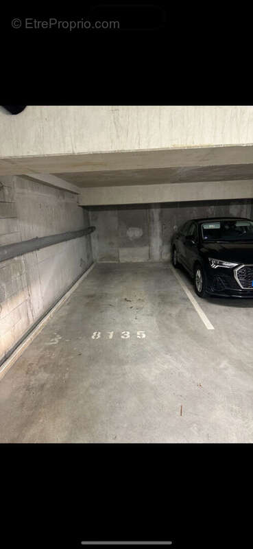 Parking à SAINT-SEBASTIEN-SUR-LOIRE