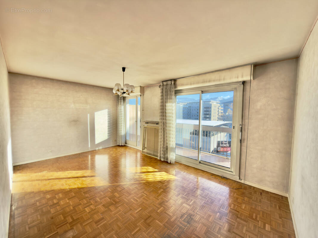 Appartement à MEYTHET