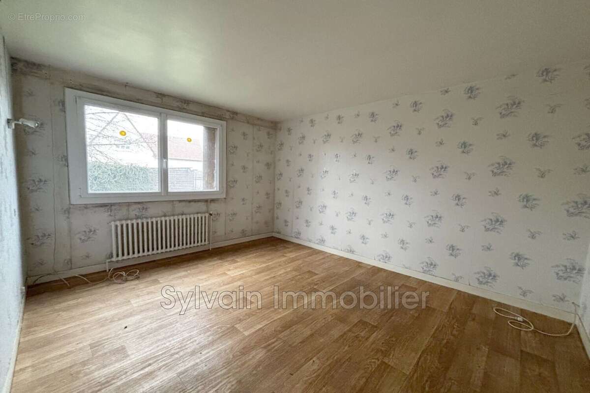 Maison à MILLY-SUR-THERAIN