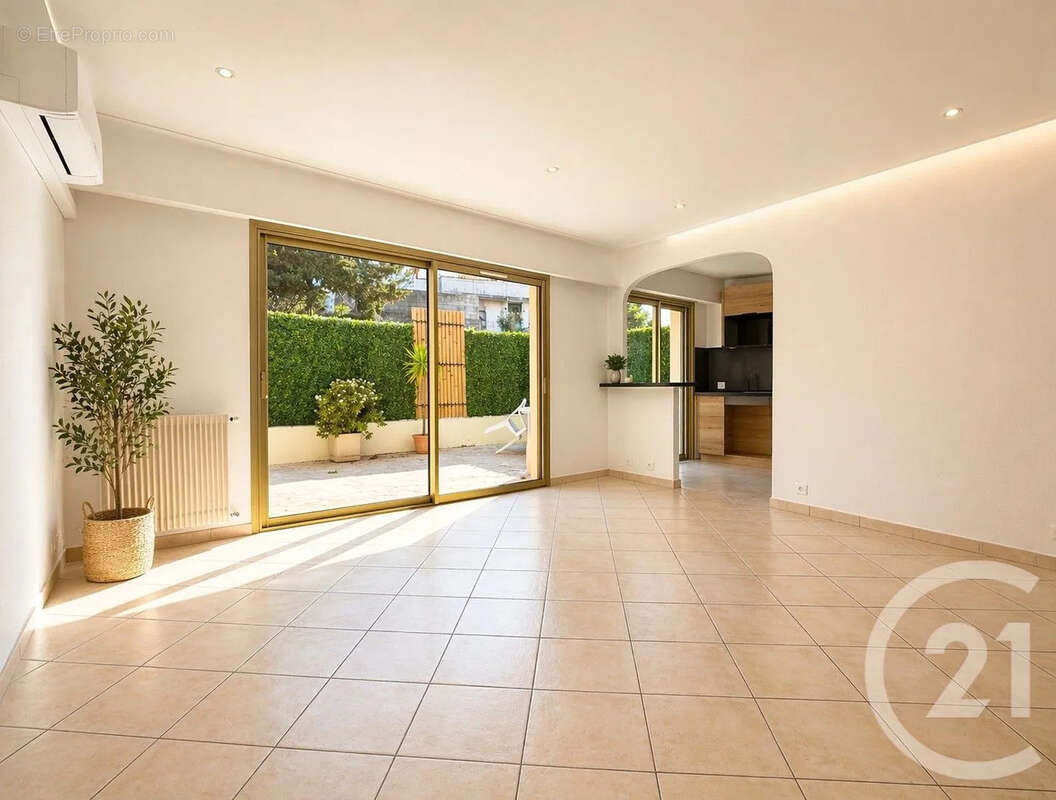 Appartement à LE CANNET