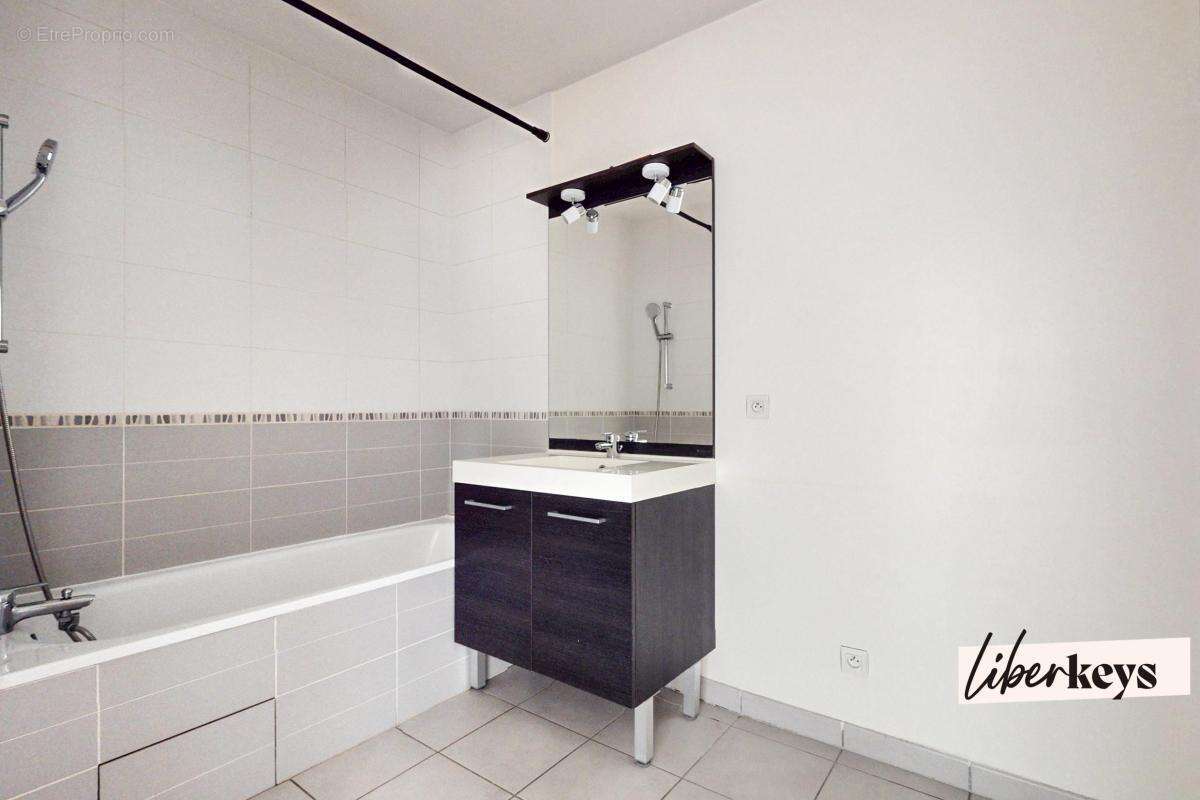 Appartement à MEYZIEU