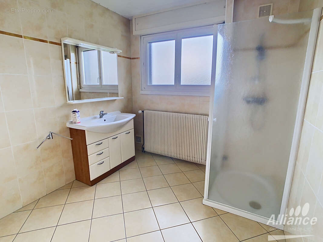 Maison à MEZIRE