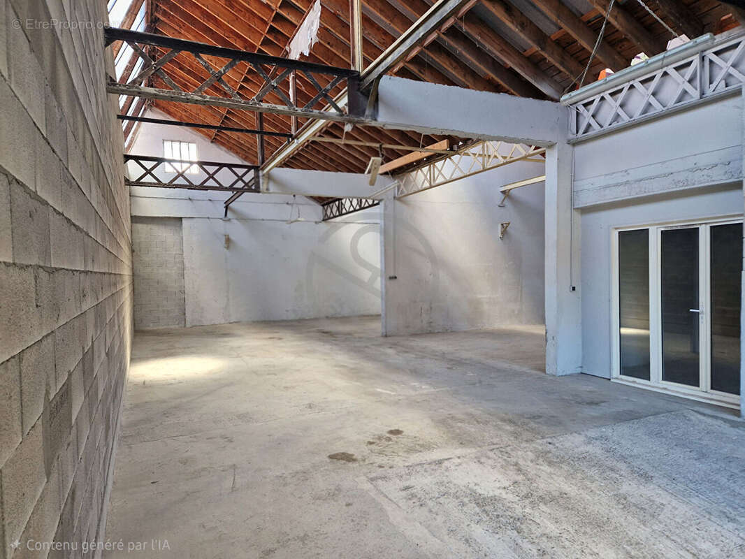 LOCAL 220 m2 - photo 2