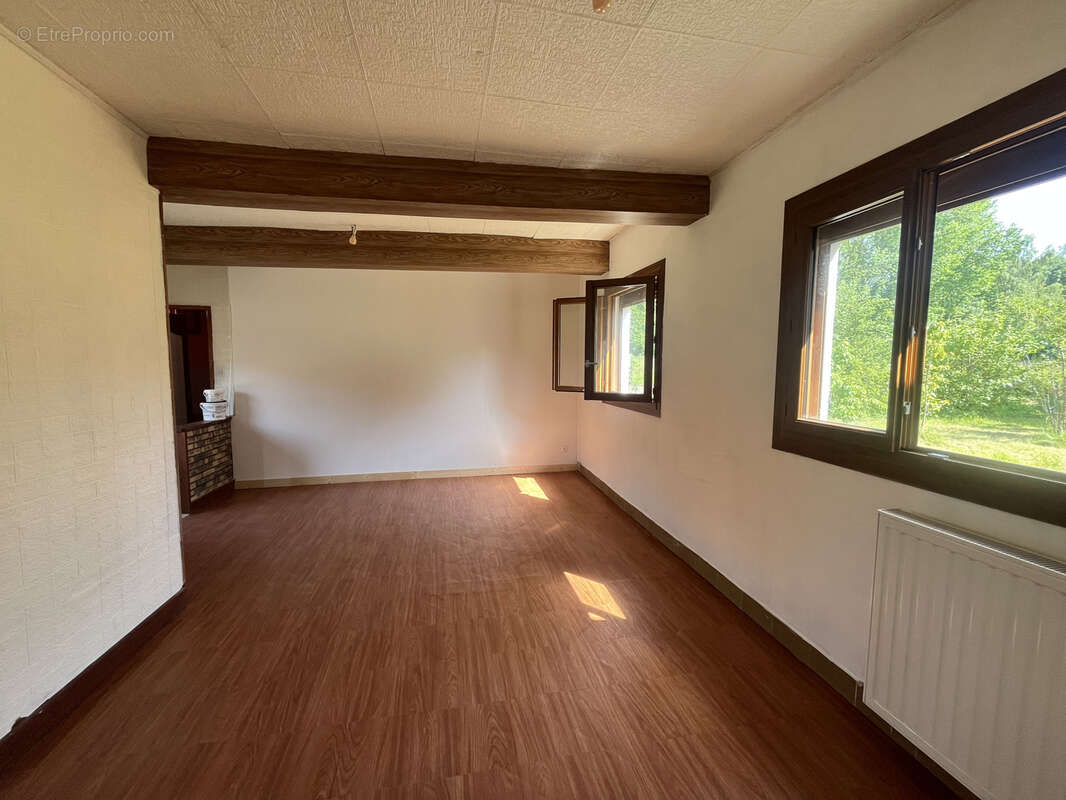 Maison de village avec nombreux batiments rambures - photo 3