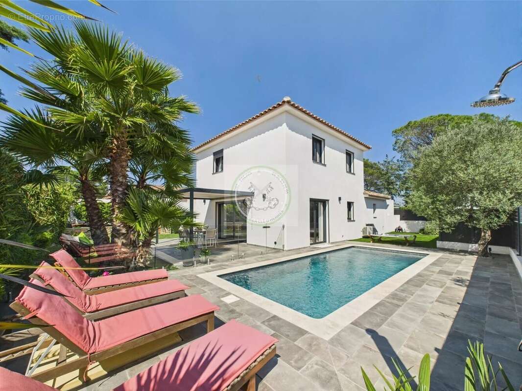 Maison à PUGET-SUR-ARGENS