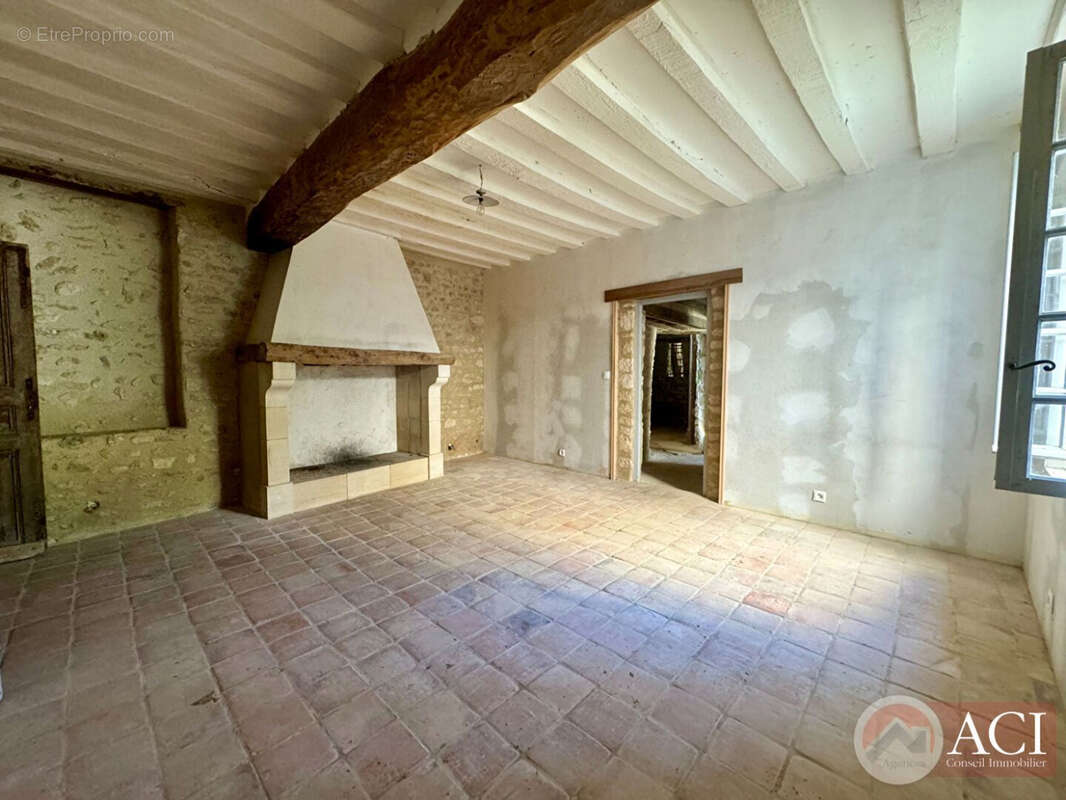 Maison à PARNES