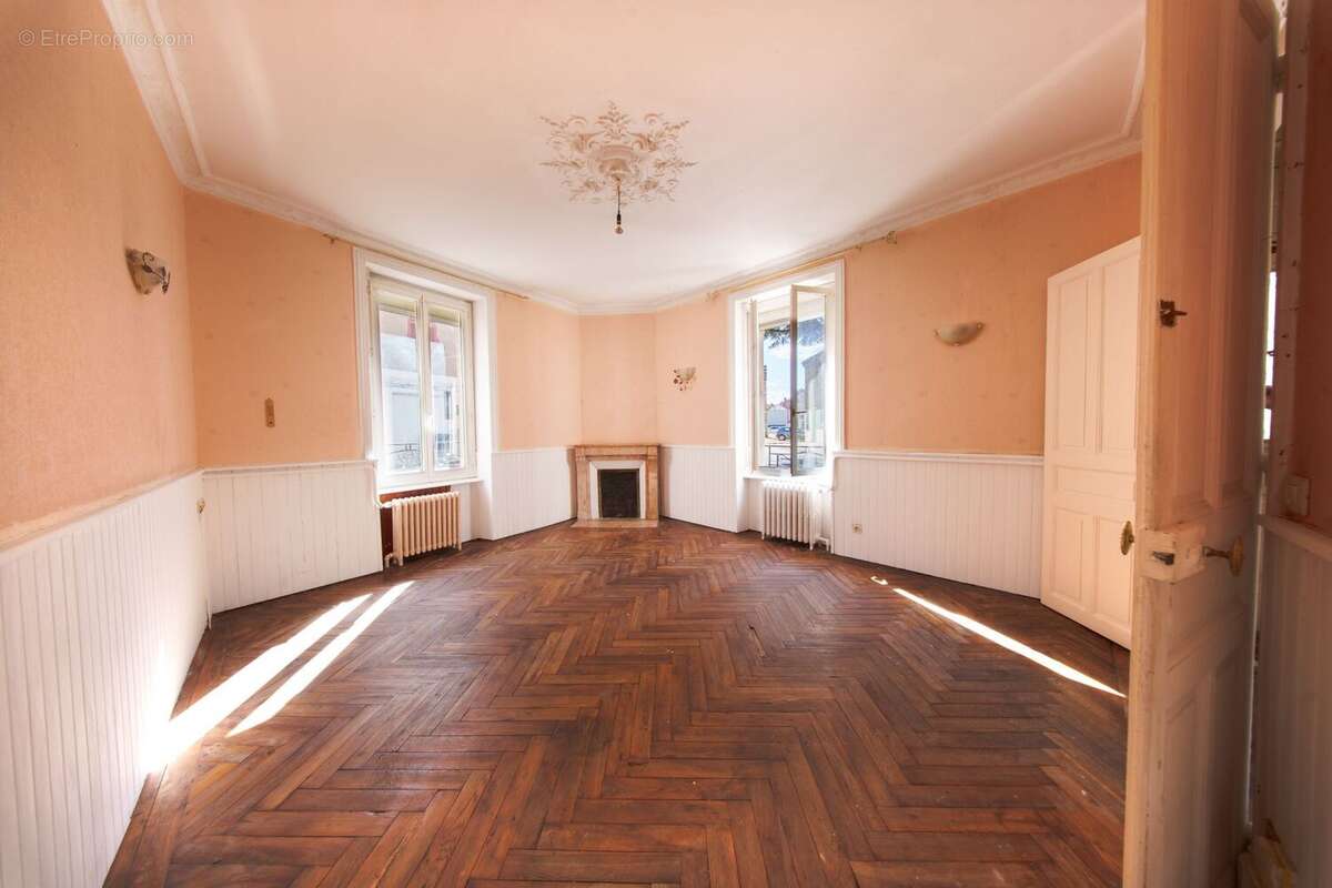 Maison à BRASSAC-LES-MINES