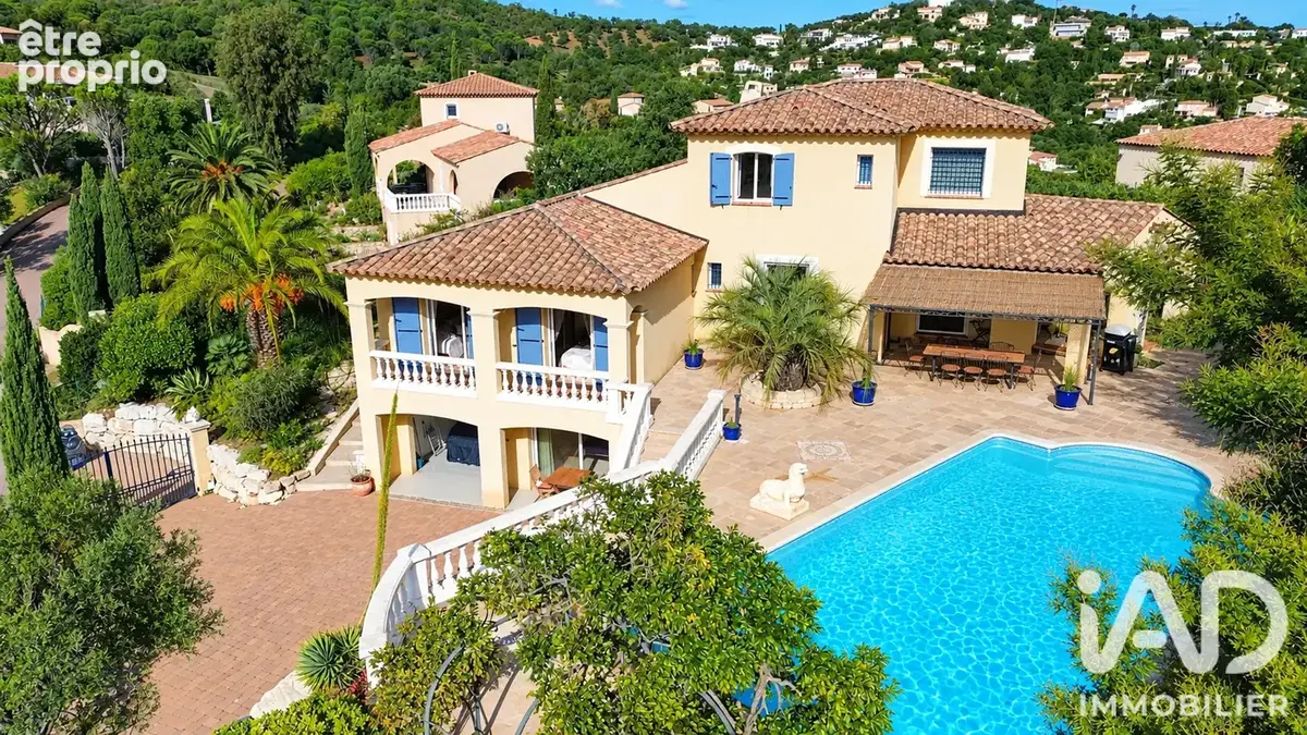 Photo 1 - Maison à ROQUEBRUNE-SUR-ARGENS