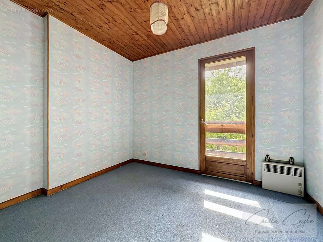 LA TRONCHE, Proche Hôpital, Maison familiale avec 5 chambres - photo 22