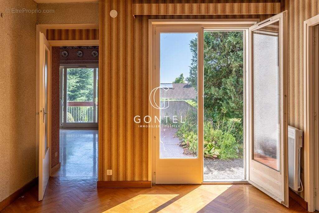 Maison familiale à rénover à Saint Didier au Mont D'or - photo 6