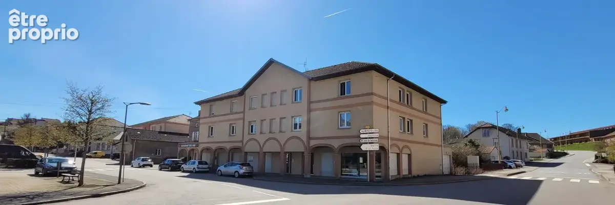 Appartement à ETIVAL-CLAIREFONTAINE
