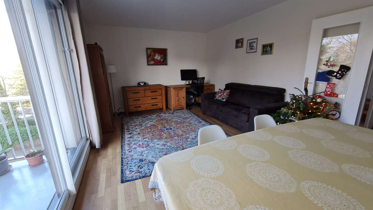 Appartement à BURES-SUR-YVETTE