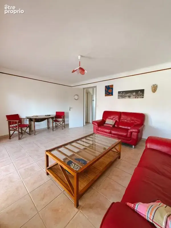 Maison familiale avec piscine et garage à proximité de la mer et des commerces - photo 9