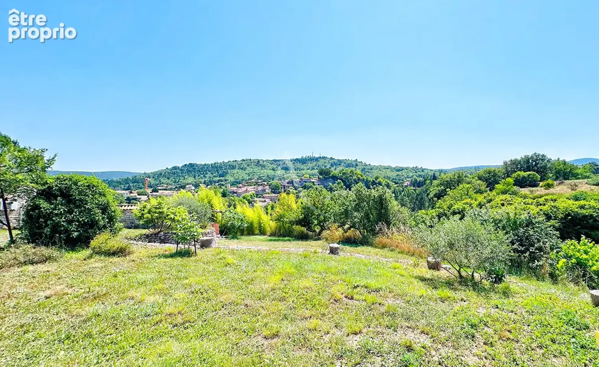 Superbe villa au calme et a la vue imprenable sur le château de cereste-en-luberon sur 7380m2 de terrain avec piscine - photo 12