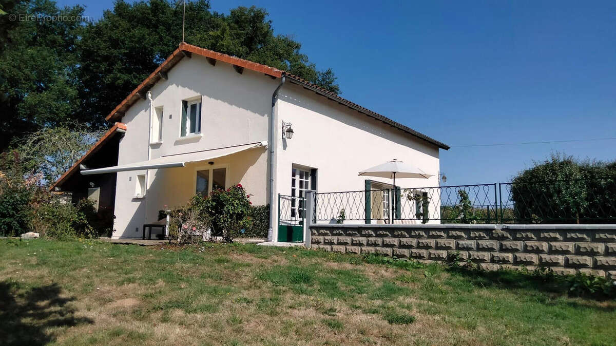 OVERVIEW - Maison à PRESSAC