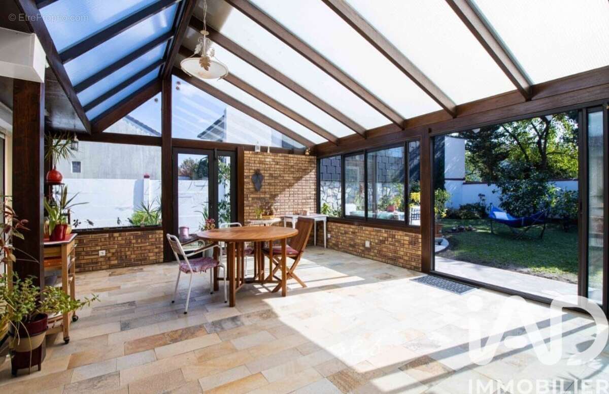 Photo 2 - Maison à SARTROUVILLE