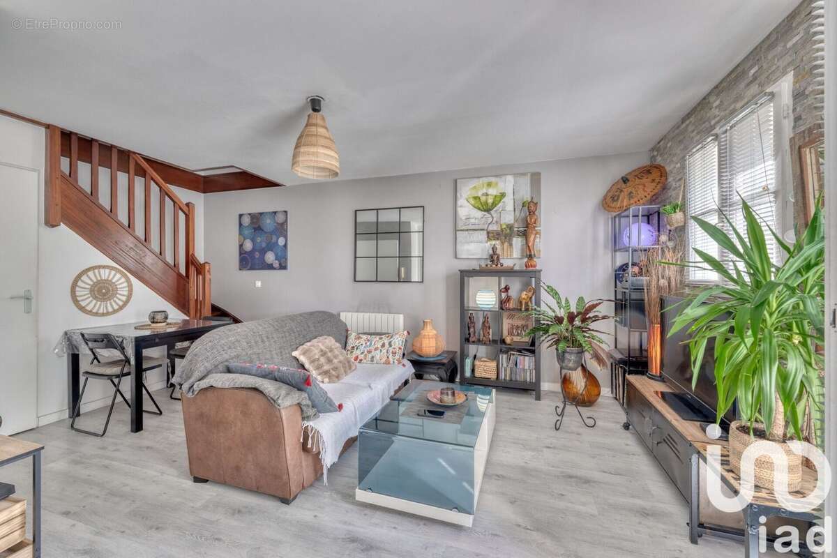 Photo 2 - Appartement à BAILLY-ROMAINVILLIERS