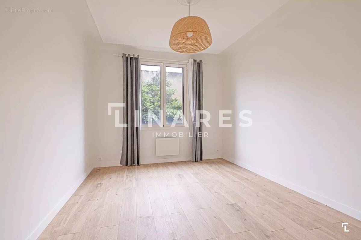Appartement à MARSEILLE-5E