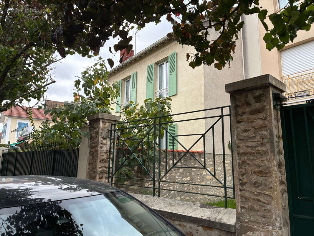 Maison à DAMMARIE-LES-LYS