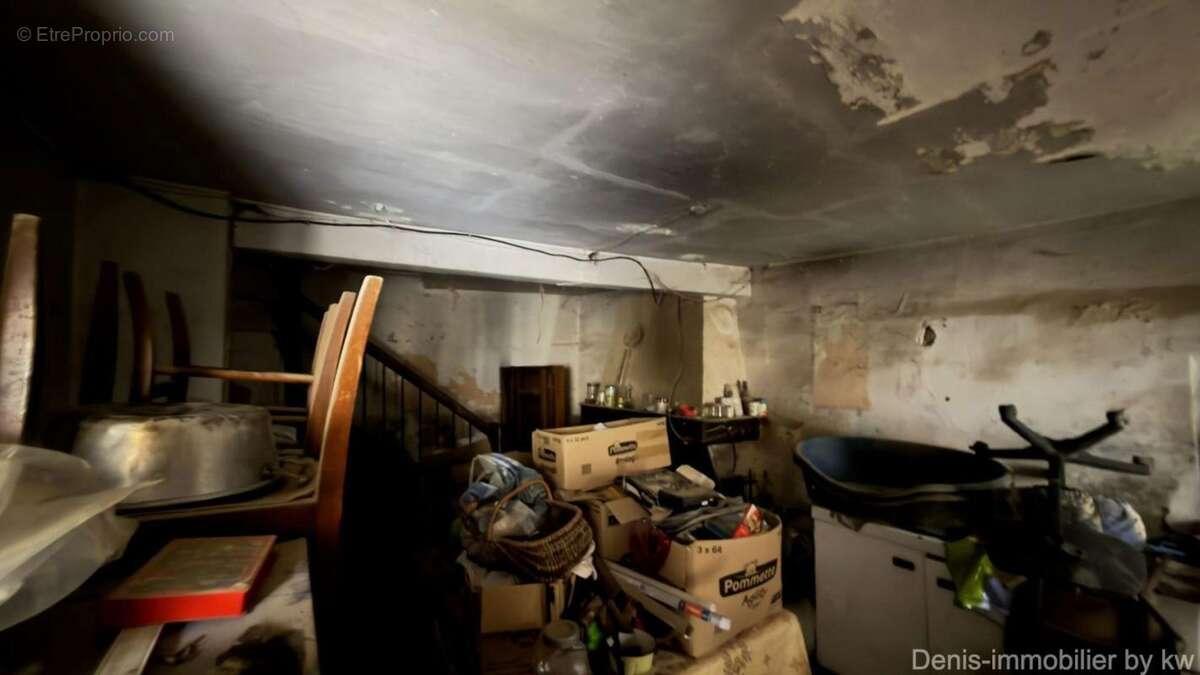 Maison à CENNE-MONESTIES