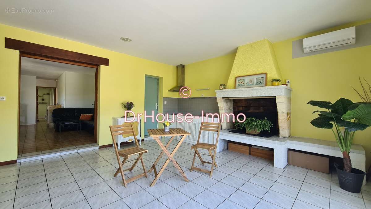 Maison à AMBARES-ET-LAGRAVE