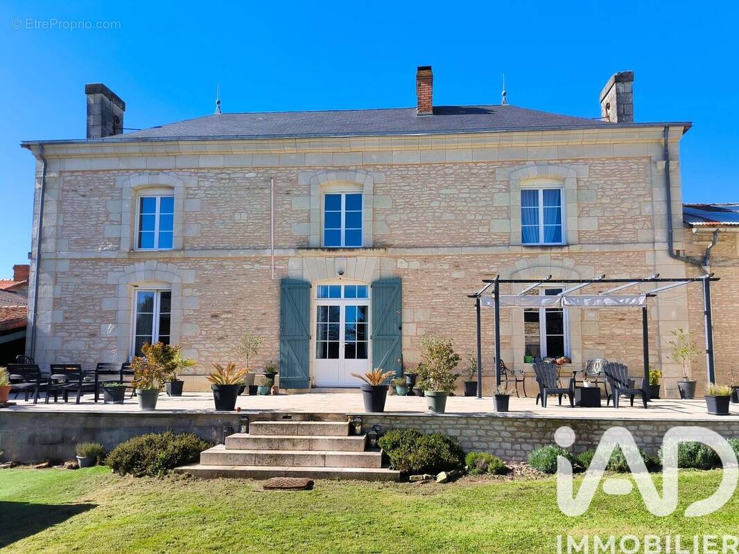 Photo 1 - Maison à MIREBEAU