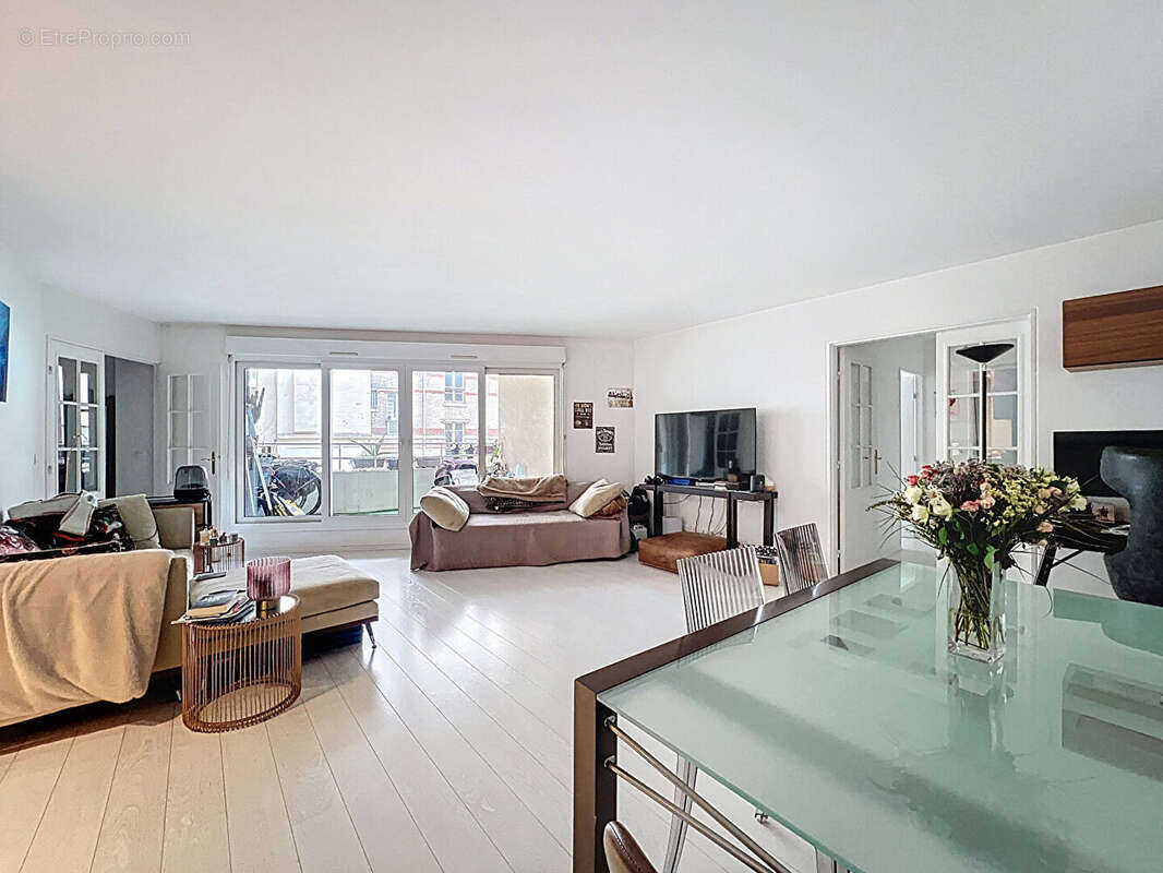 Appartement à SURESNES