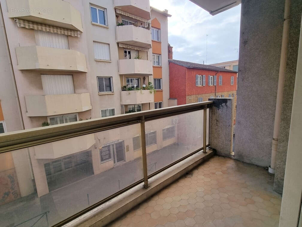 Appartement à FONTAINES-SUR-SAONE