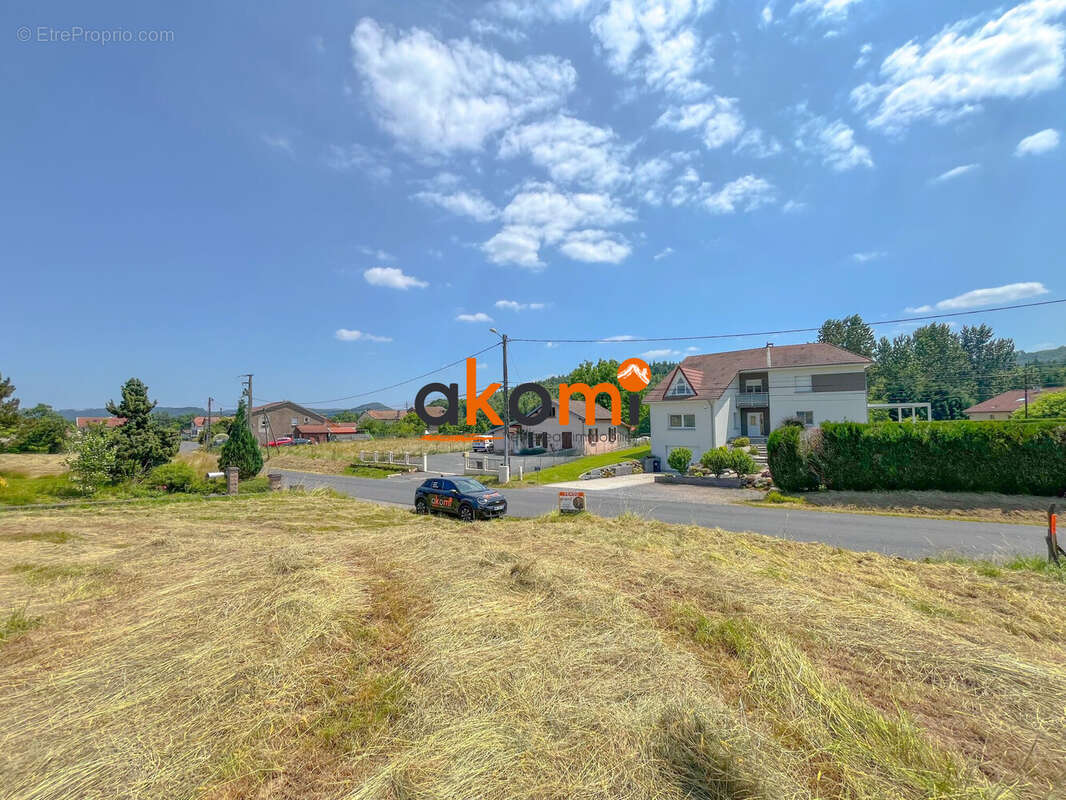 Terrain à LACHAPELLE