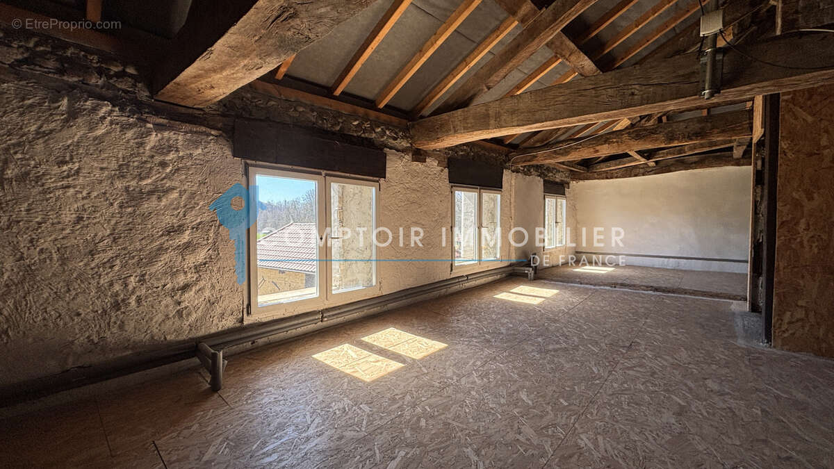 Maison à MONTFERRAT