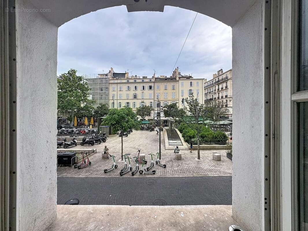 Appartement à MARSEILLE-1E