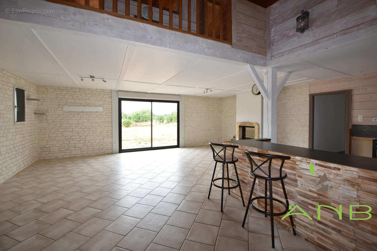 Maison 154 m² à Saint-Sornin  - photo 4