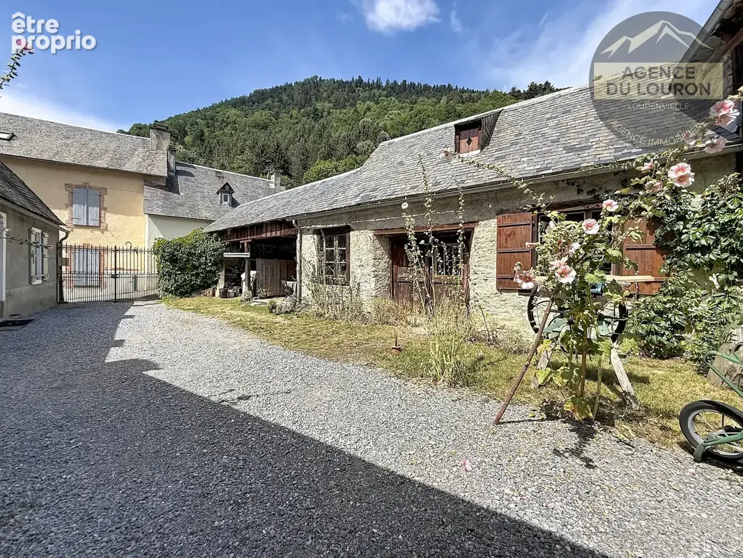 Maison, Gîte, & Dépendances à Avajan - photo 3