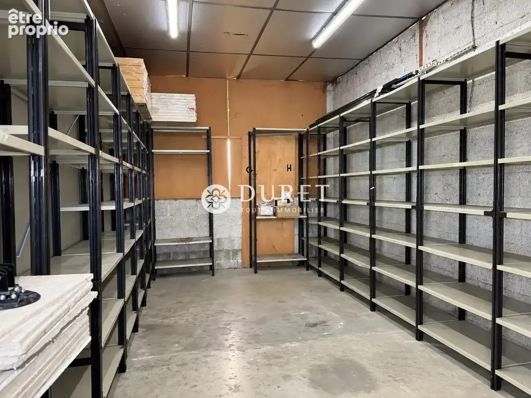 Commerce 376 m² à vendre à Montaigu (85600) - photo 3
