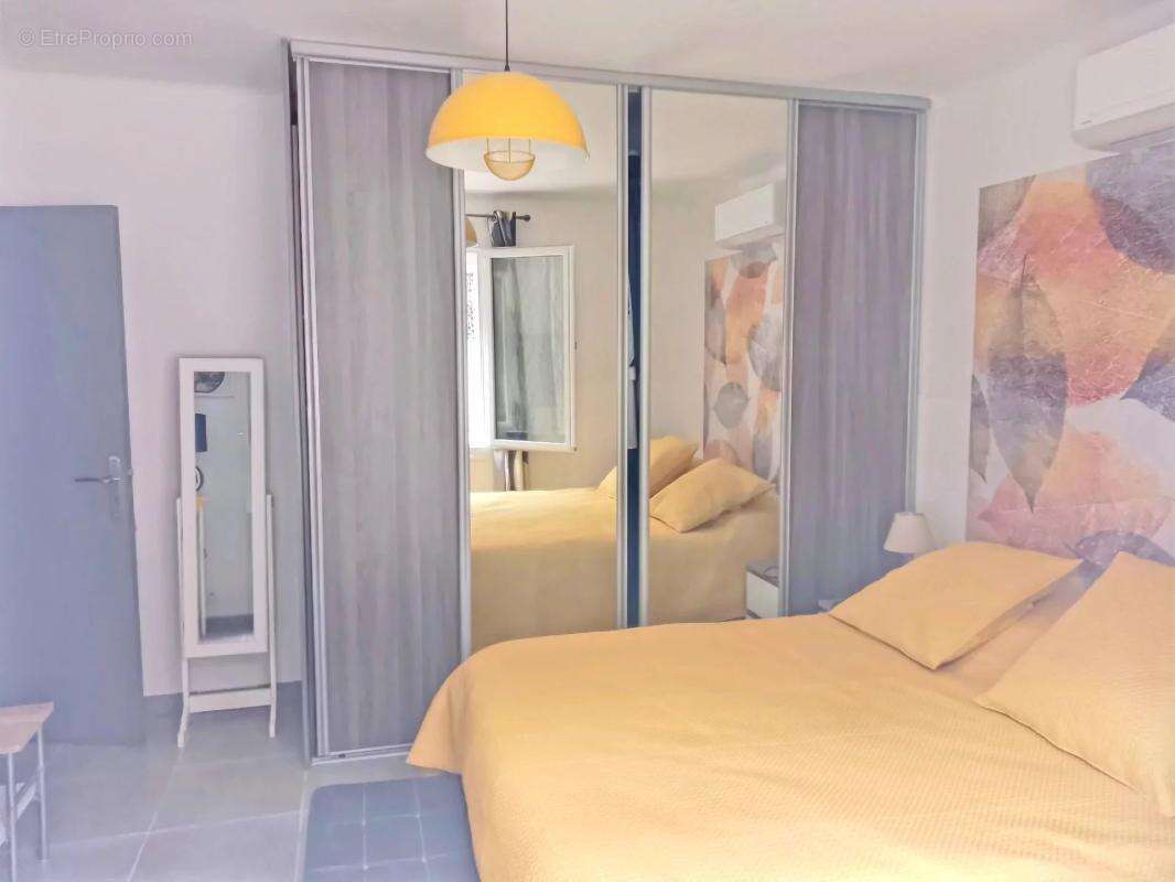 Appartement à SIX-FOURS-LES-PLAGES