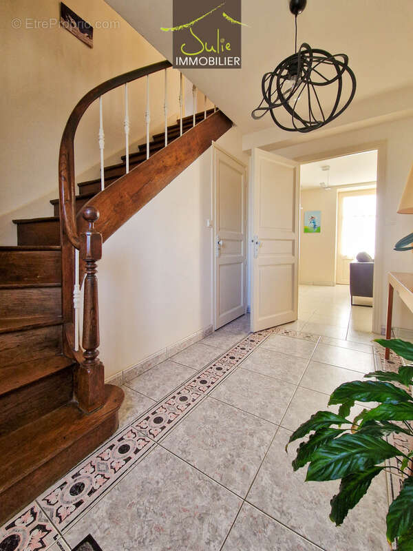 Maison de caractere de 170m2 proche bressuire - photo 2