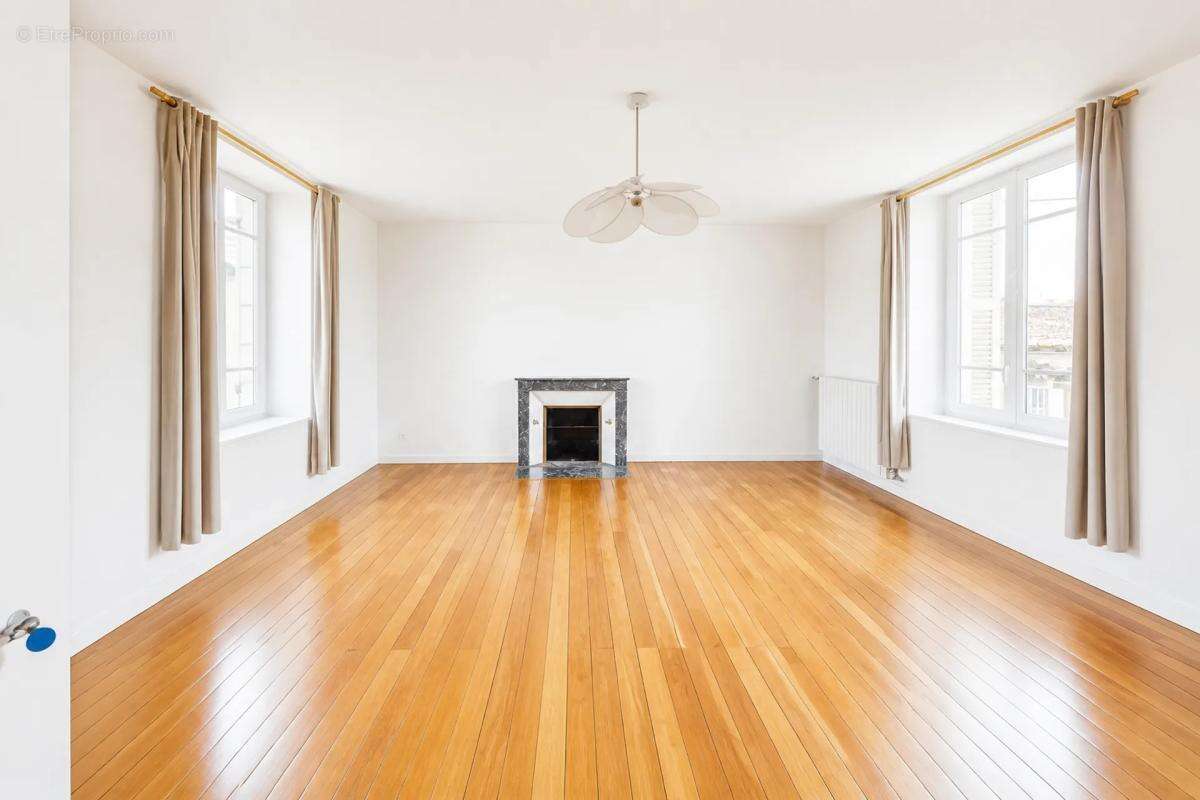 Charme absolu: maison rénovée à Neuville-de-Poitou - photo 9