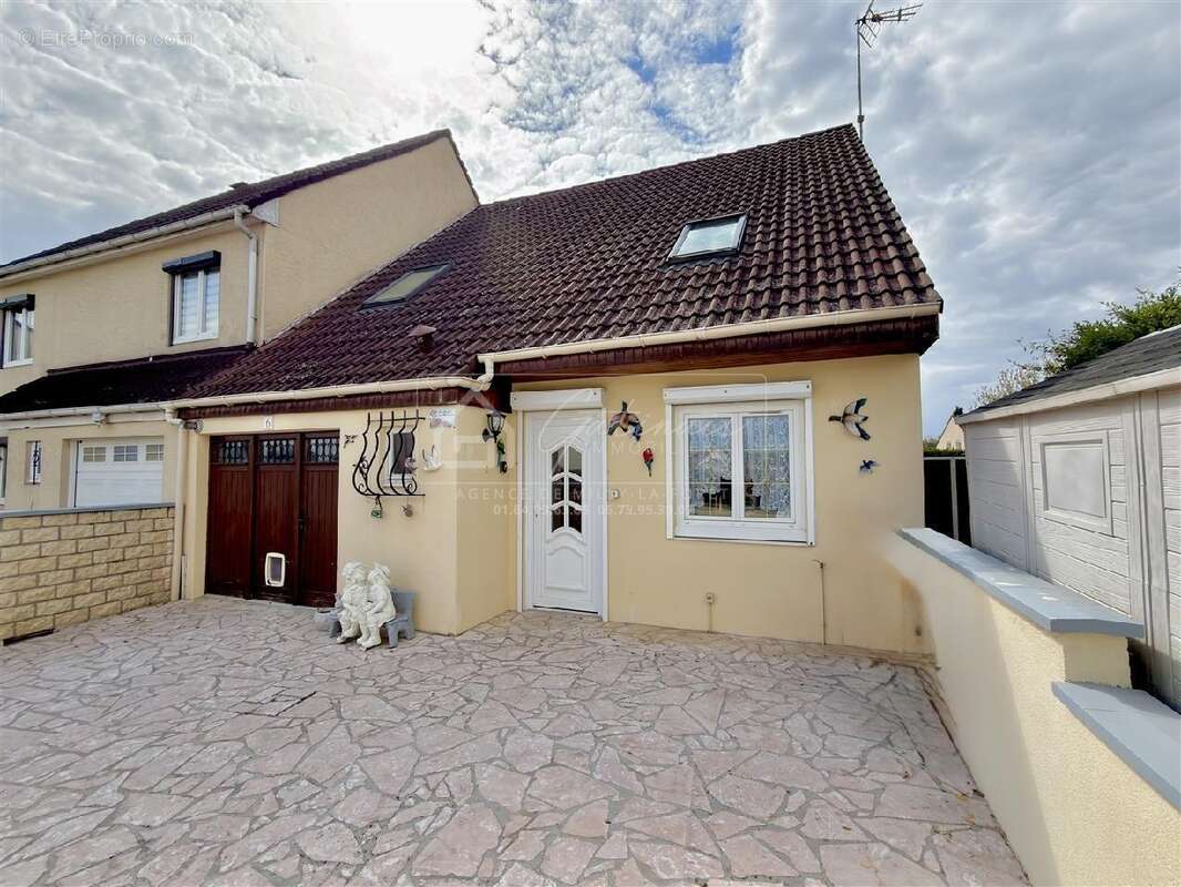 Maison à MILLY-LA-FORET