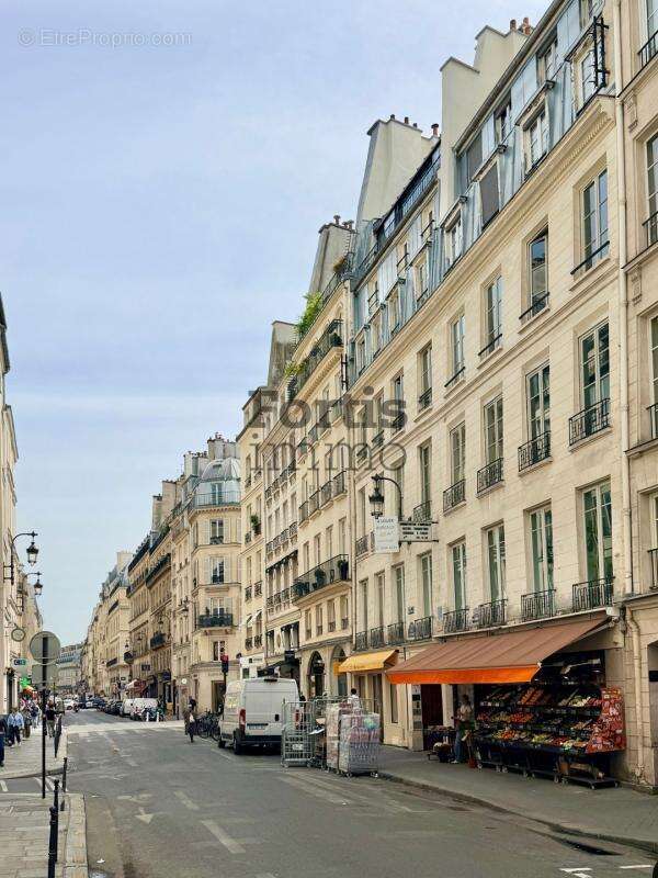 Appartement à PARIS-1E