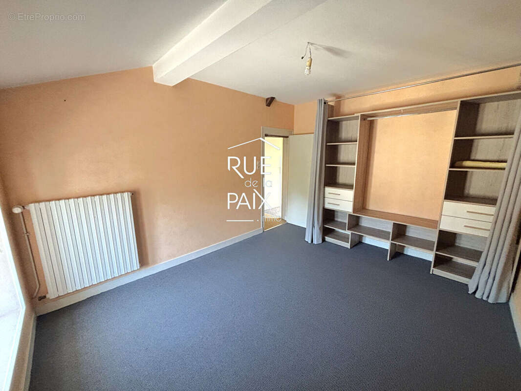 Appartement à VOUILLE