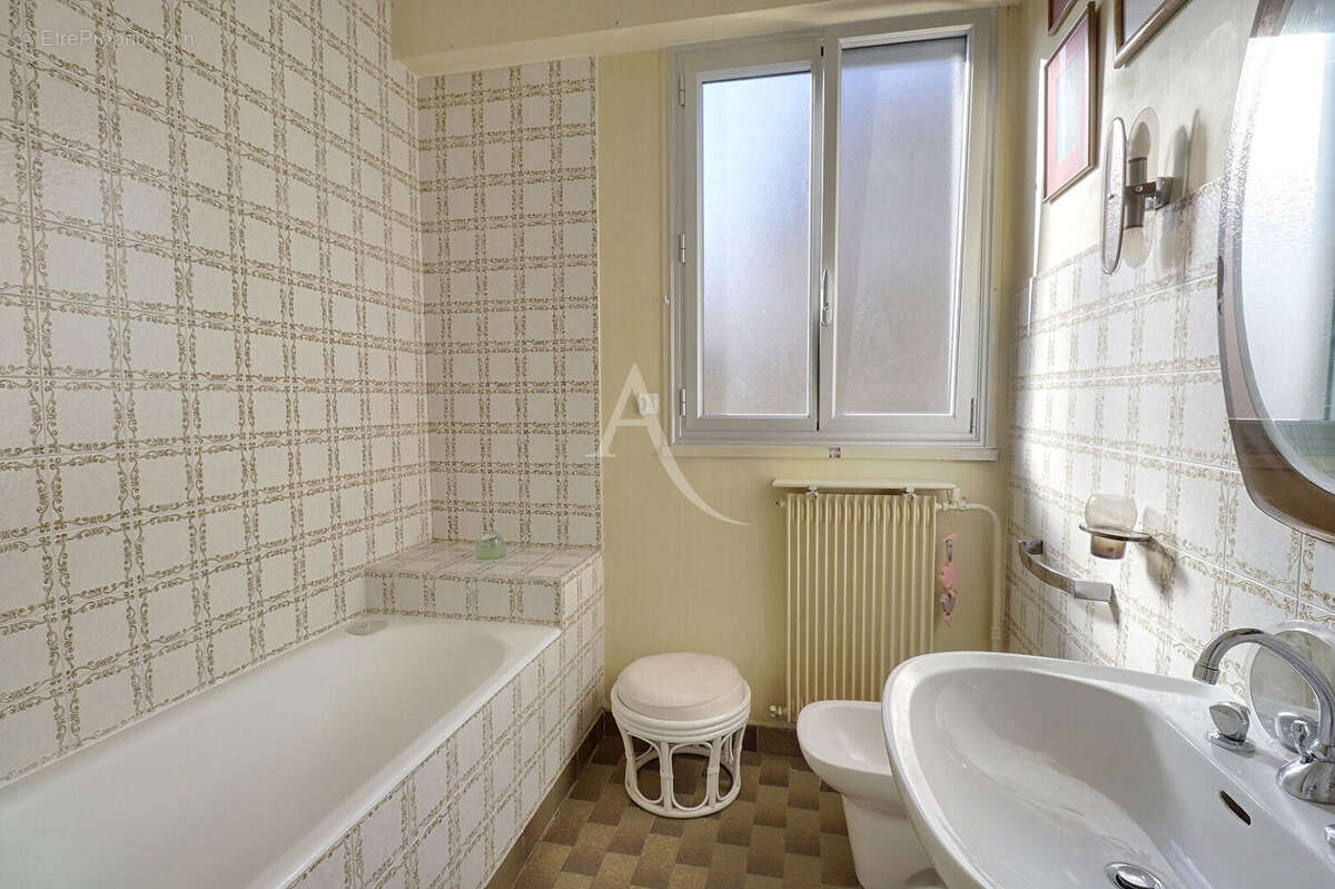 Dernier étage avec Vue Exceptionnelle Le Mesnil-Le-Roi 4 pièce(s) 101 m2 - photo 8